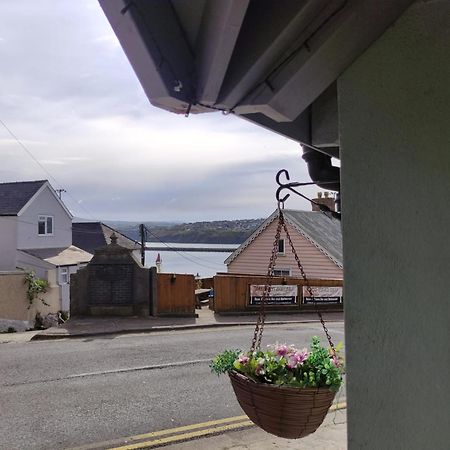 Rose And Crown Hotel Goodwick Buitenkant foto